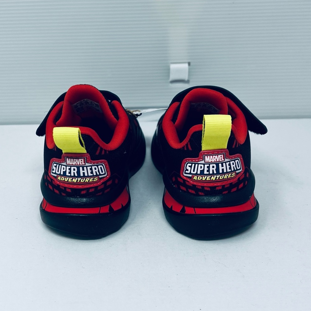 ADIDAS**Marvel Superhero Shoes**US 6,8***$70 - Picture 6 of 7